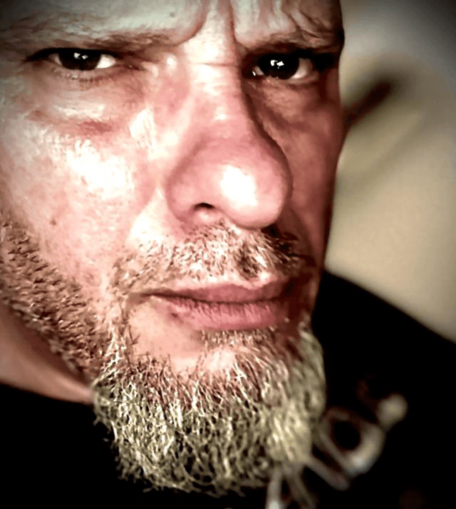 Nik Arcos